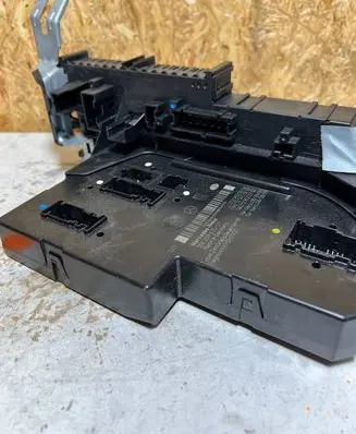 Mercedes-Benz E W212 Fuse module 2125452832 5DK00962057 2129000004