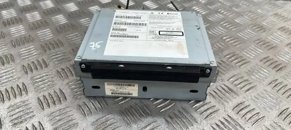 Jaguar XF X250 Radio/CD/DVD/GPS head unit CF6N18C815HE H1A10552117 BVJG101A