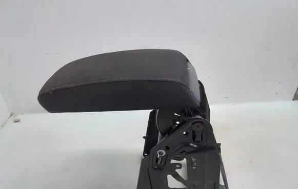 Skoda Octavia Mk2 (1Z) Armrest