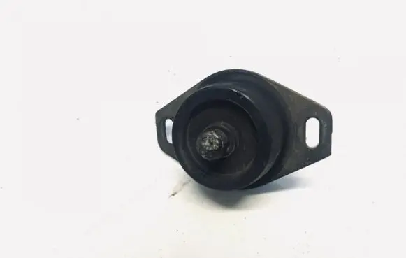 Peugeot 206 Engine mount bracket