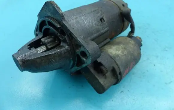 Mazda 3 I Starter motor M000T91381 IMPRK1104454