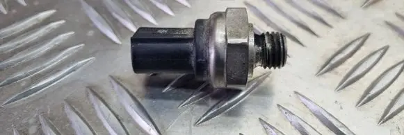 Mercedes-Benz B W245 Fuel pressure sensor A0041539828
