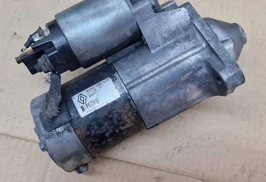 Renault Kangoo II Starter motor 8200584675