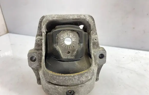 Audi Q5 SQ5 Engine mount bracket 8K0199381