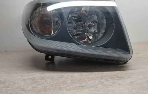 Volkswagen Crafter Headlight/headlamp 9068200061 2E1941015