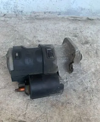 Nissan Juke I F15 Starter motor 8200463004