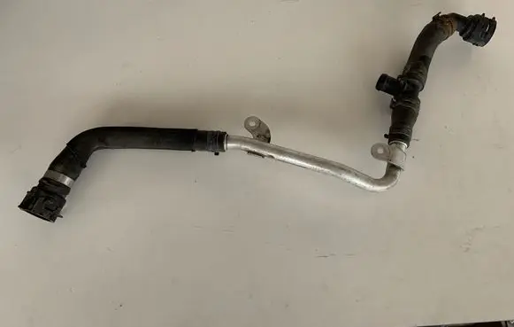 Audi A6 S6 C7 4G Engine coolant pipe/hose 4G0121071N