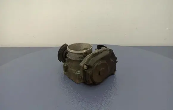 Audi A6 S6 C5 4B Throttle body valve