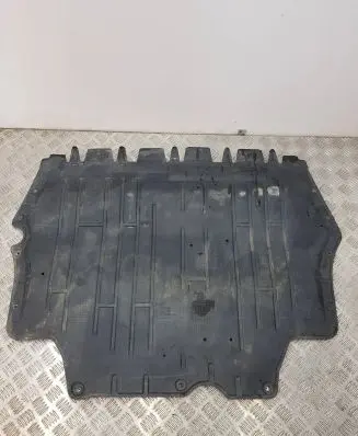Volkswagen Jetta VI Engine splash shield/under tray 5G0825237B