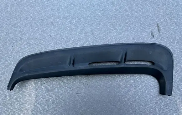 Nissan Terrano Quarter panel pressure vent 768030F000
