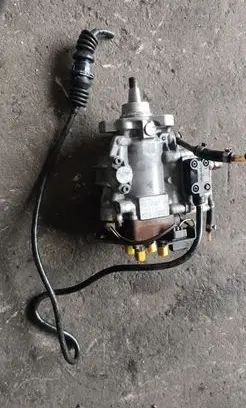 Audi 80 90 S2 B4 Fuel injection high pressure pump 0460404998