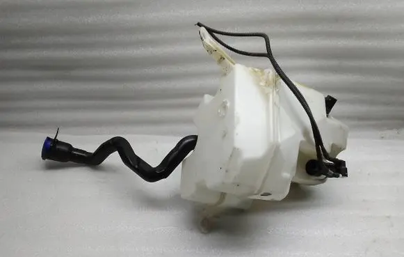 Volvo XC70 Windshield washer fluid reservoir/tank 30784233 30784234