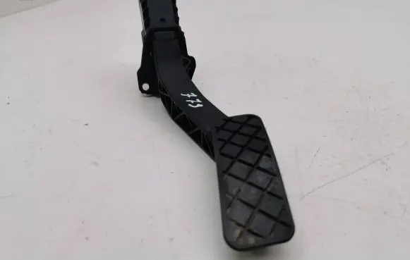 Audi Q3 F3 Accelerator throttle pedal 5Q2723503F