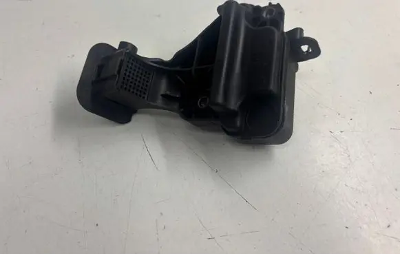 Peugeot 308 Vacuum air tank 9805069780