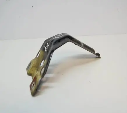 Volkswagen Eos Fender mounting bracket 1Q0821136