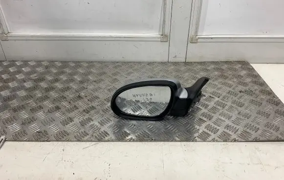 Hyundai i30 Manual wing mirror E4022695