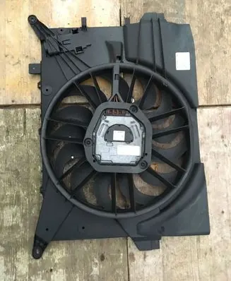 Volvo V70 Radiator cooling fan shroud 30741144