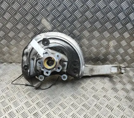 BMW X5 G05 Front wheel hub 6876655
