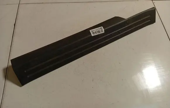 KIA Sorento Rear sill trim cover 858703E000