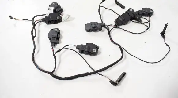 BMW M4 F82 F83 Air flap motor/actuator 9238085 9238084