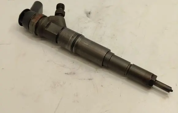 BMW 1 E81 E87 Fuel injector 7794435 13537794435 0445110209