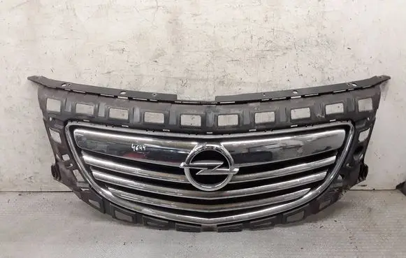 Opel Insignia A Front bumper upper radiator grill 13282567 551004542