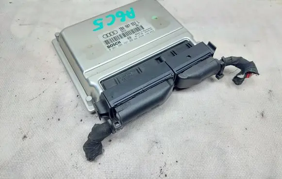 Audi A4 S4 B5 8D Engine control unit/module 3B0907552L 0261206397