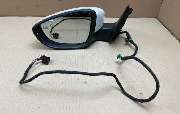 Volkswagen PASSAT B7 Front door electric wing mirror 3C0857933A