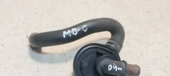 Mercedes-Benz C W203 Engine coolant pipe/hose 20383041 KEK667065A L626412