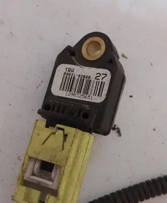 Toyota Auris 150 Airbag deployment crash/impact sensor 8983102060 1298325651