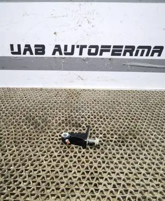 Seat Ibiza IV (6J,6P) Front door upper hinge 8K0831401F