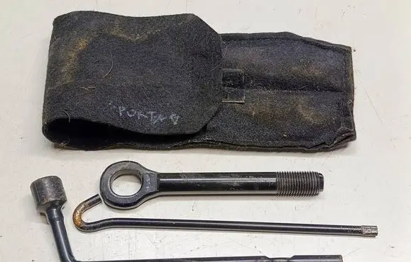 KIA Sportage Tool set A52158W48