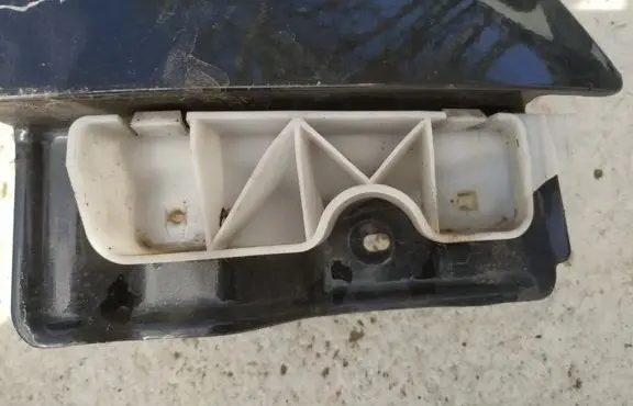 Nissan Qashqai Front bumper mounting bracket