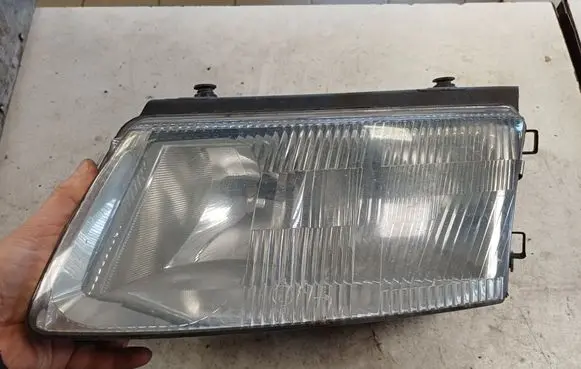 Volkswagen PASSAT B5 Headlight/headlamp