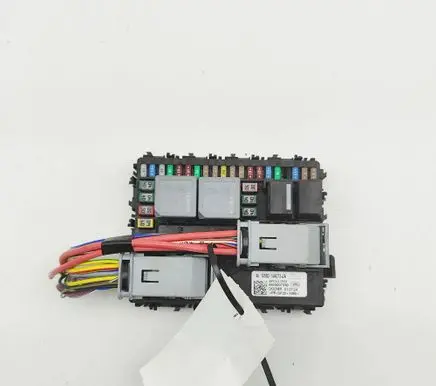 Land Rover Defender Fuse module S8B214A073JA