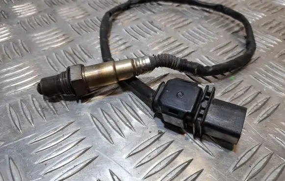 Volkswagen PASSAT CC Lambda probe sensor 3L0906262B 0281004085