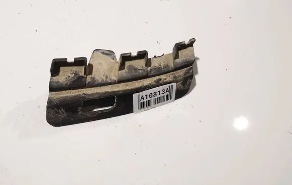 Front bumper mounting bracket