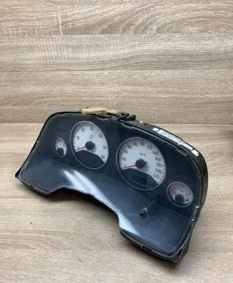 Opel Zafira A Speedometer (instrument cluster) 24461761JN