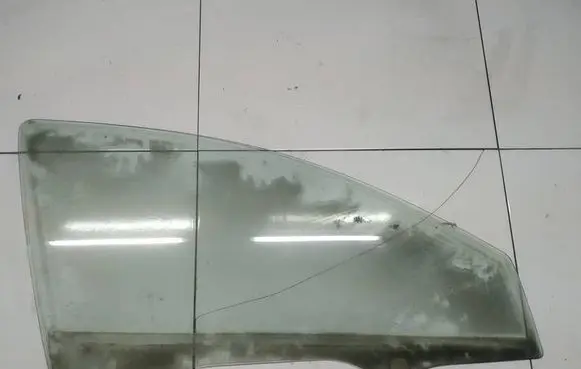 Mitsubishi Lancer X Front door window glass four-door as2