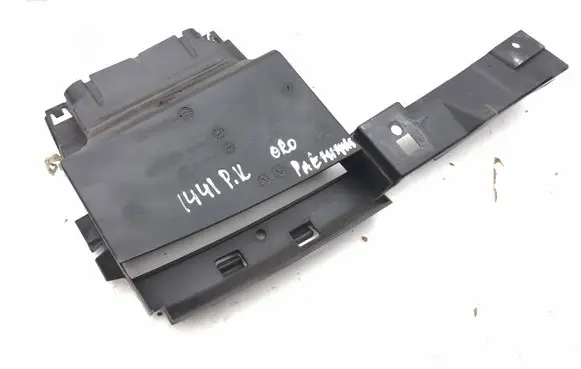 Peugeot 508 II Air intake duct part 9813769480