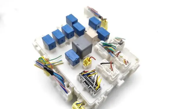 Suzuki SX4 S-Cross Fuse module AA1A-4881 150717 AA1A020J0