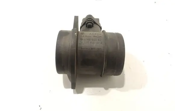 Volkswagen Touran I Mass air flow meter 038906461B