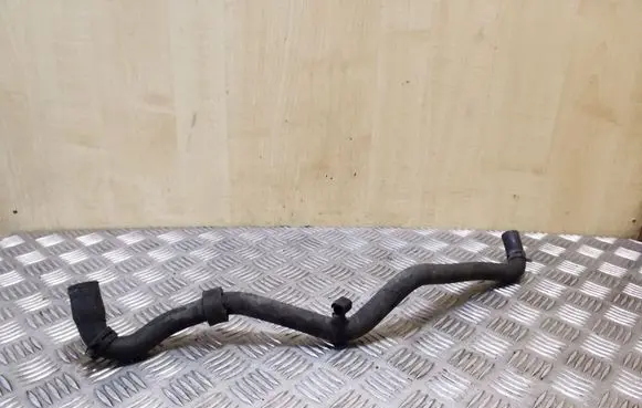 Volkswagen Touareg I Engine coolant pipe/hose