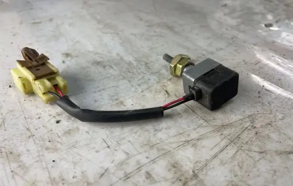 Hyundai Matrix Brake pedal sensor switch 9384038000