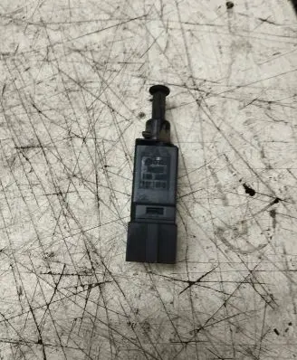 Volkswagen Golf IV Brake pedal sensor switch 927189D 1001800