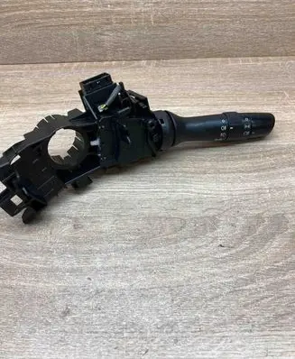 Toyota Auris 150 Indicator stalk 0231117F611 173832