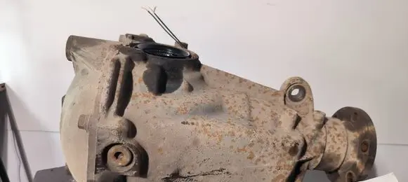 Mitsubishi Pajero Front differential