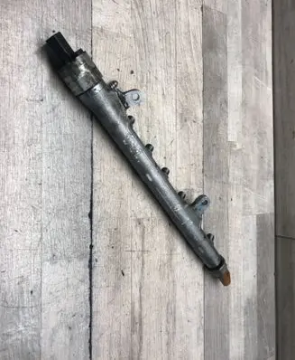 Fuel main line pipe