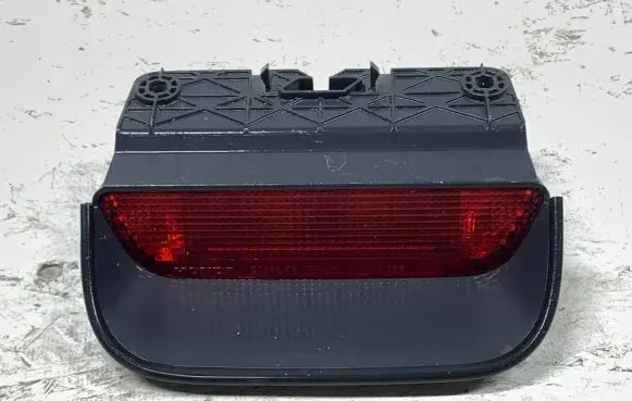 Honda CR-V Third/center stoplight P6939