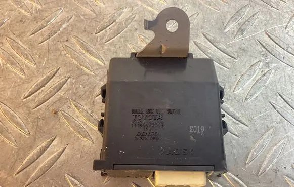 Door central lock control unit/module